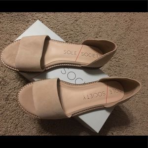 Sole Society BRAND NEW suede flat sandals